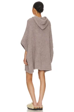 The Cozy Poncho Beach Rock -Nike Store BDRE WK8 V3