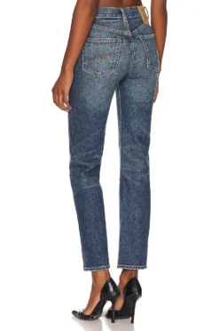 Sophie Jean Eldon 6 Sophie Jean Eldon -Nike Store DIMI WJ13 V3