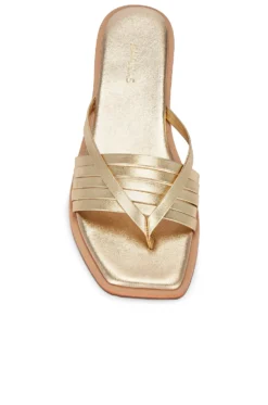 Makian Sandal Gold 8 Makian Sandal Gold -Nike Store KAAR WZ222 V4