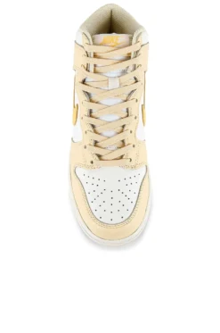 Nike Dunk High Sneaker Pale Vanilla, Topaz Gold, & Sail 9 Nike Dunk High Sneaker Pale Vanilla, Topaz Gold, & Sail -Nike Store NIKR WZ904 V4