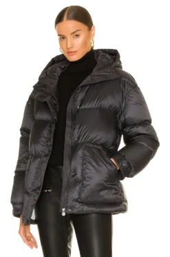 Over Size Parka II Black & Snow White -Nike Store PMOM WO8 V3