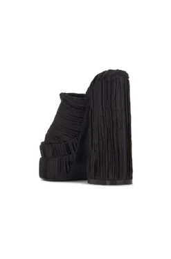 Stand Platform Black 7 Stand Platform Black -Nike Store RAYE WZ2201 V3