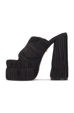 Stand Platform Black 9 Stand Platform Black -Nike Store RAYE WZ2201 V5