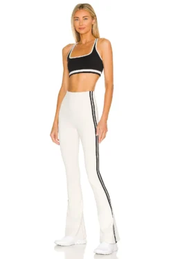 Raquel High Waist Techflex Flare Legging Vintage White & Black -Nike Store SPLR WP114 V4