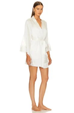 Silk Serena Lace Robe White -Nike Store TODR WI3 V3